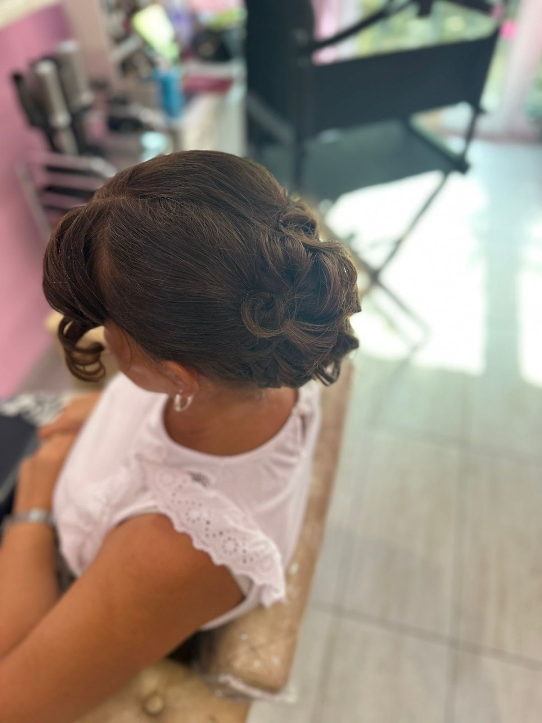 Poezija ljepote #sarajevo Svečane i frizure za svadbu Svečana frizura + profesionalno šminkanje