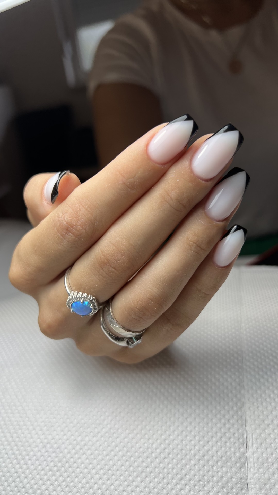 La Crème Beauty Studio #sarajevo Izlivanje noktiju Izlivanje noktiju gelom - L dužina