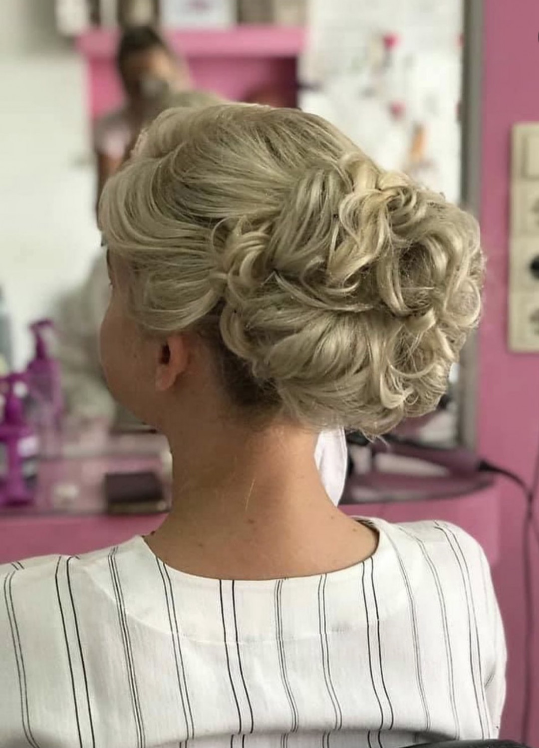 Paris Sarajevo #sarajevo Svečane i frizure za svadbu Svečana frizura