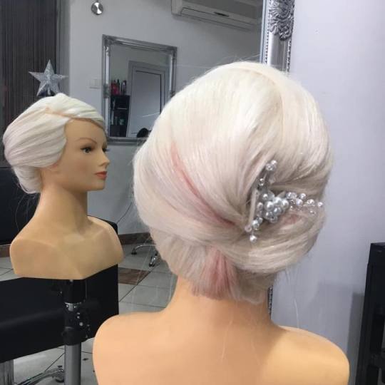 Frisco #sarajevo Svečane i frizure za svadbu Svečana frizura složena - kratka kosa