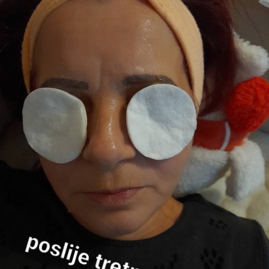 Poezija ljepote #sarajevo Ojačavanje noktiju Tretman zlatnim + srebrnim nitima lice