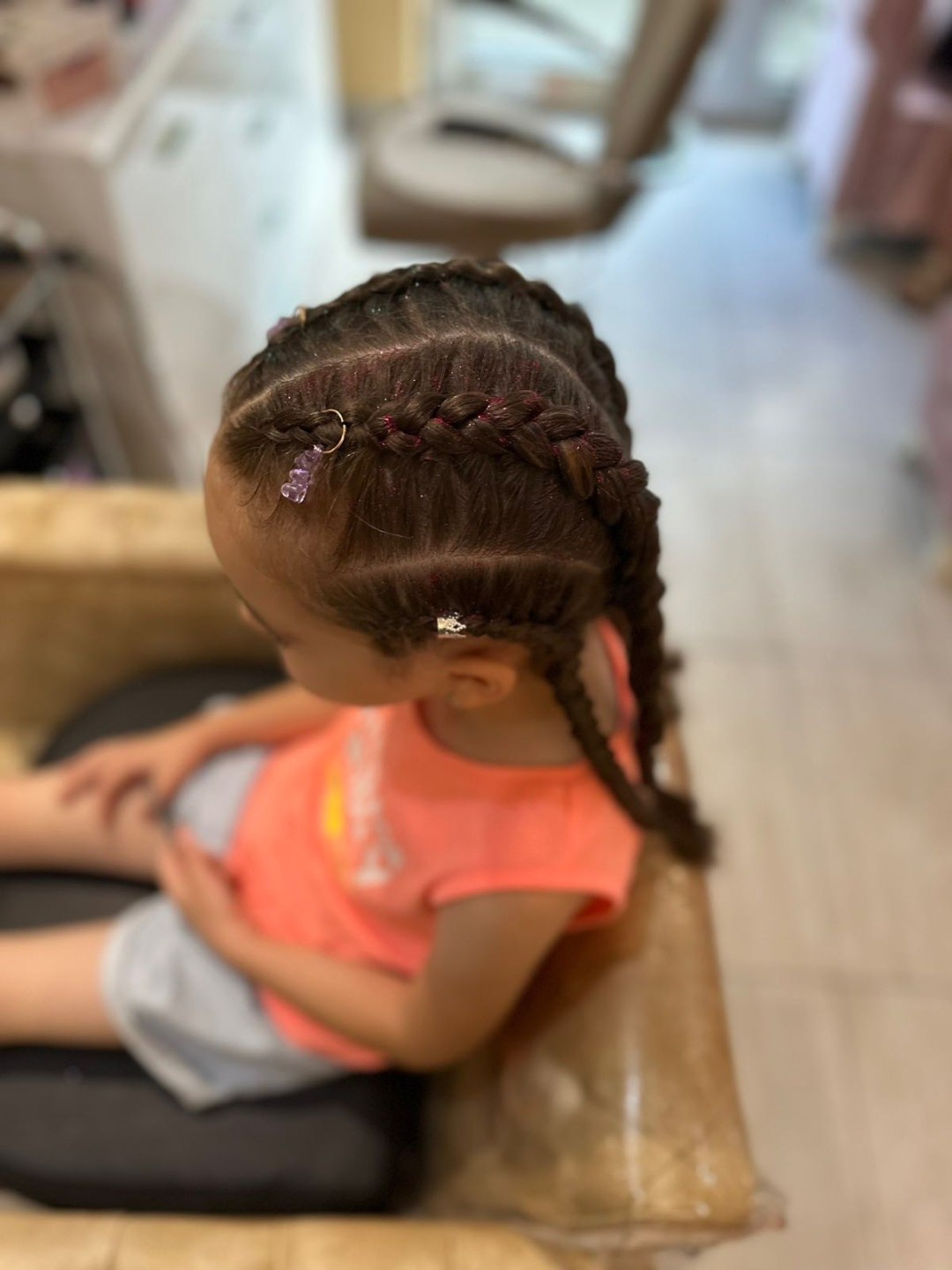 Poezija ljepote #sarajevo Pletenice, kike, punđe Pletenica - jedna