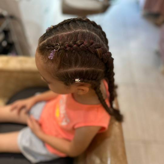 Poezija ljepote #sarajevo Pletenice, kike, punđe Pletenica - jedna