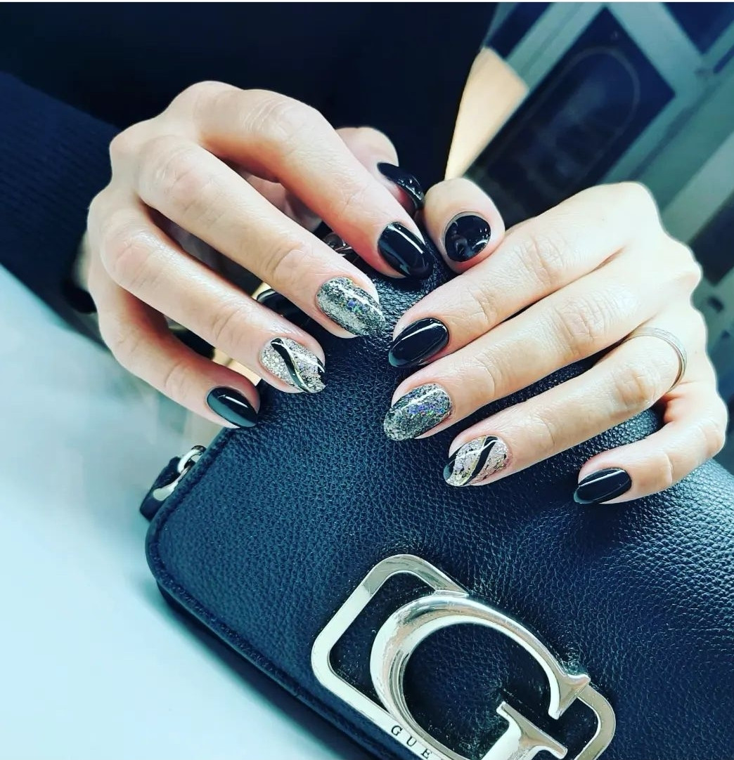 Geliranje prirodnih noktiju - La Vie beauty centar, Sarajevo Ojačavanje noktiju Nokti Ojačavanje noktiju, Sarajevo, Centar - Stari Grad