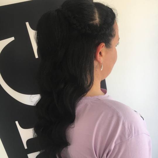 Frisco #sarajevo Svečane i frizure za svadbu Svečana frizura jednostavna - kratka kosa