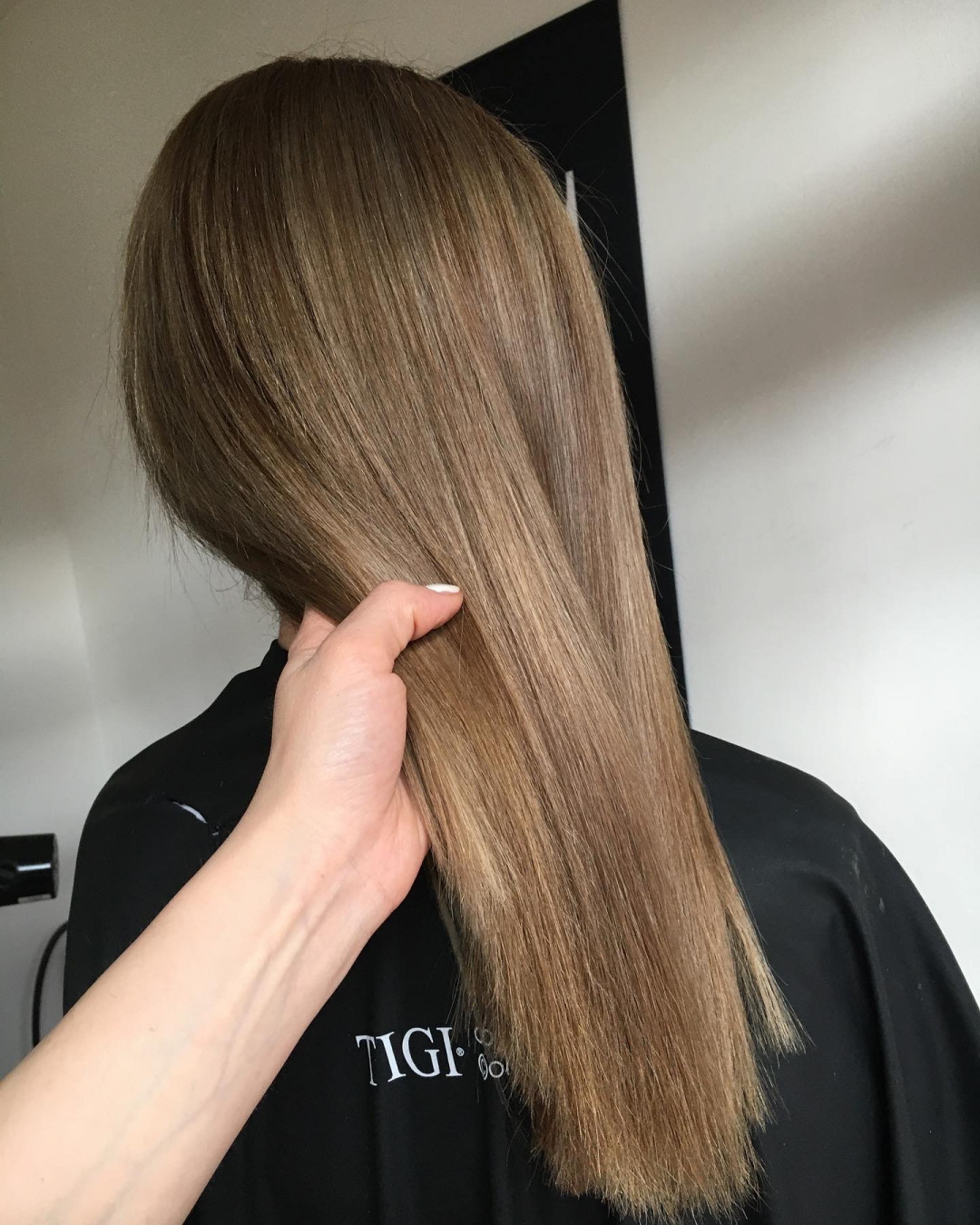 Farbanje cijele dužine kose - duga kosa - Frisco, Sarajevo Farbanje kose Frizerski saloni Farbanje kose, Sarajevo, Centar - Stari Grad