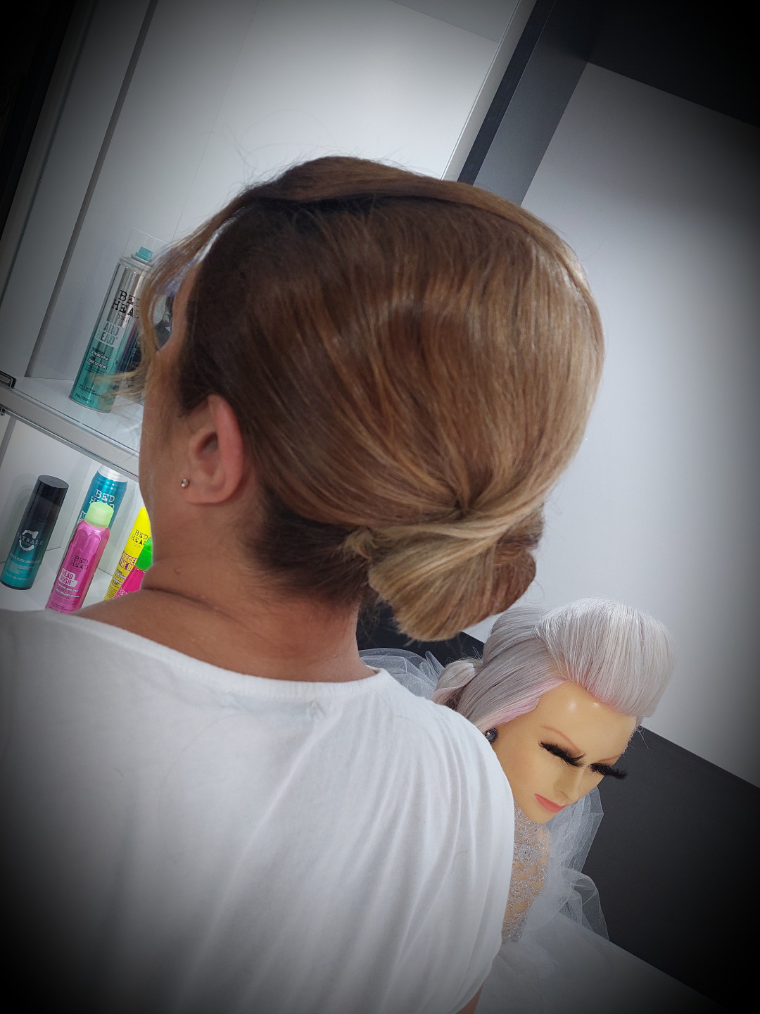 Svečana frizura složena - kratka kosa - Frisco, Sarajevo Svečane i frizure za svadbu Frizerski saloni Svečane i frizure za svadbu, Sarajevo, Centar - Stari Grad