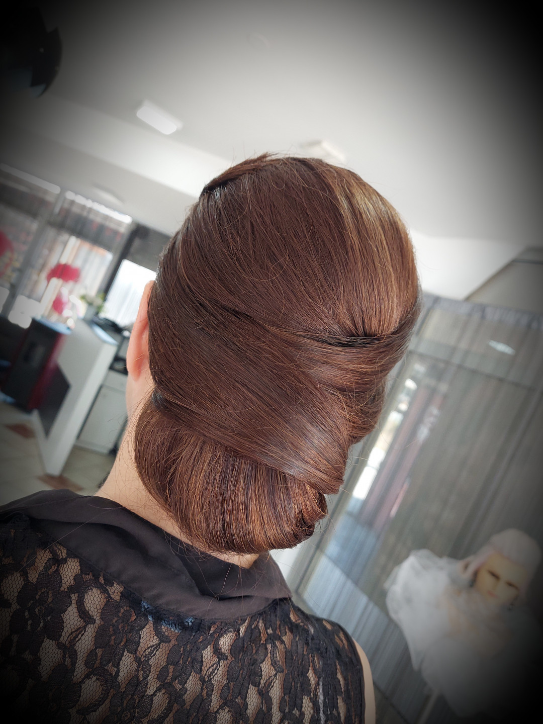 Svečana frizura složena - kratka kosa - Frisco, Sarajevo Svečane i frizure za svadbu Frizerski saloni Svečane i frizure za svadbu, Sarajevo, Centar - Stari Grad