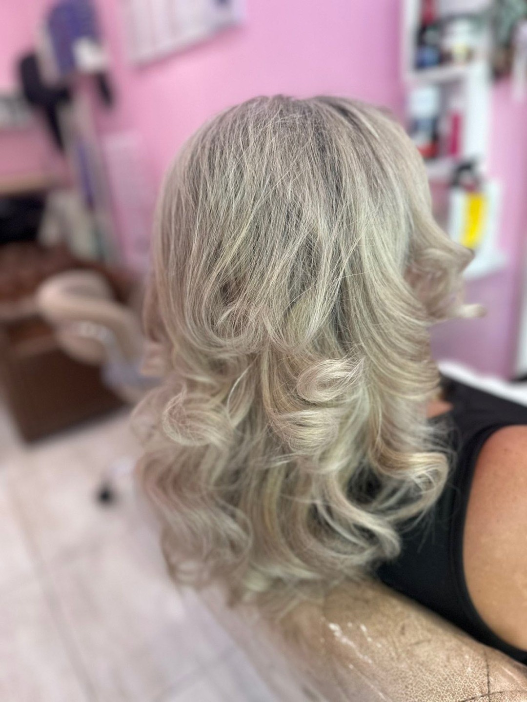 Poezija ljepote #sarajevo Uvijanje, lokne i talasi Lokne - duga kosa