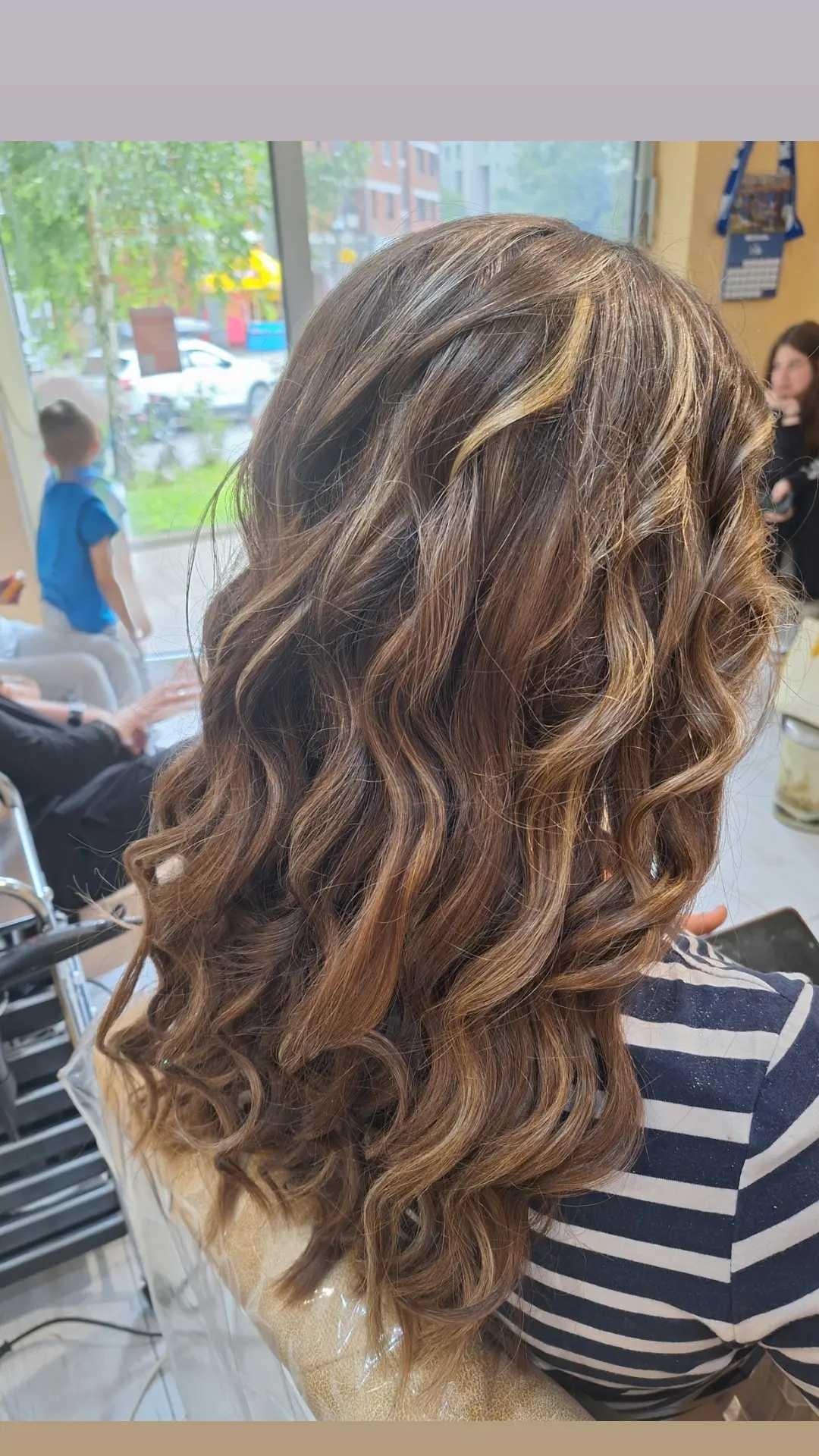 Pramenovi na foliju - duga kosa - Poezija ljepote, Sarajevo Pramenovi Frizerski saloni Pramenovi, Sarajevo, Novo Sarajevo - Novi Grad