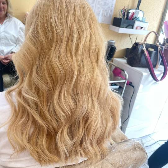 Poezija ljepote #sarajevo Uvijanje, lokne i talasi Lokne - duga kosa