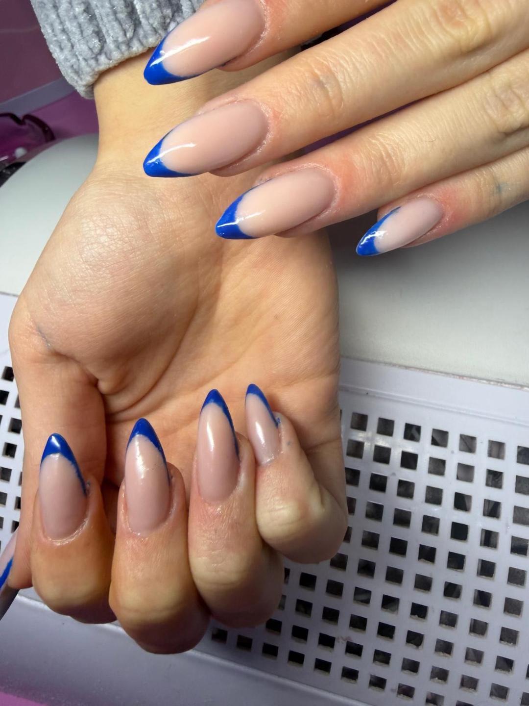 Poezija ljepote #sarajevo Nadogradnja noktiju Nadogradnja noktiju tipsama - french / ombre