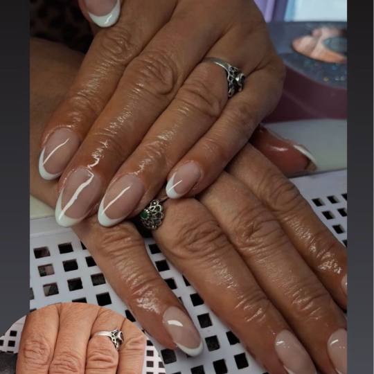 Poezija ljepote #sarajevo Nadogradnja noktiju Nadogradnja noktiju tipsama - french / ombre