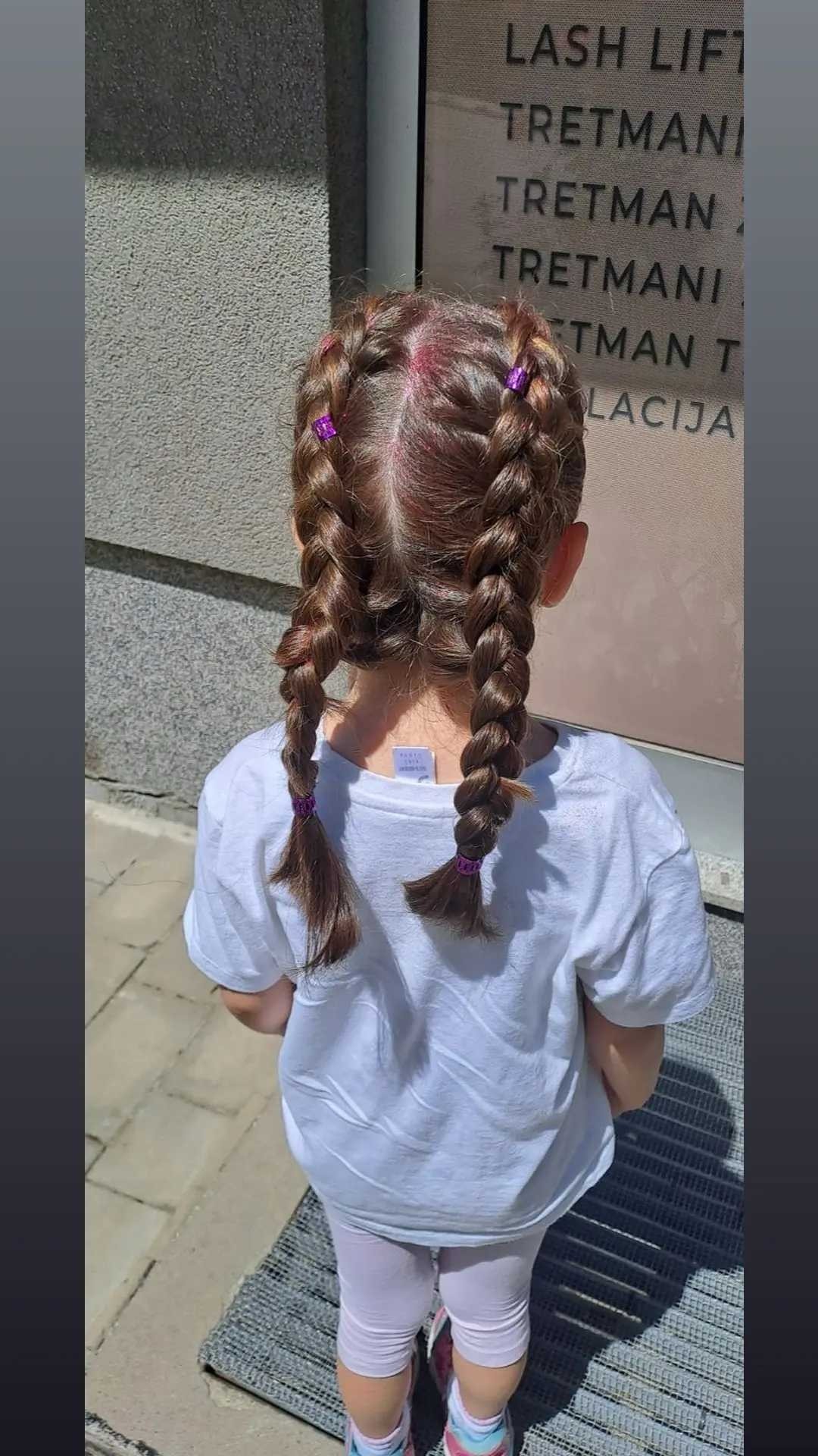 Poezija ljepote #sarajevo Pletenice, kike, punđe Pletenica - jedna