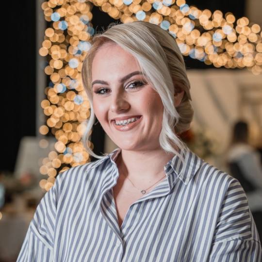 Aida #sarajevo Berberin Svečana frizura + profesionalno šminkanje