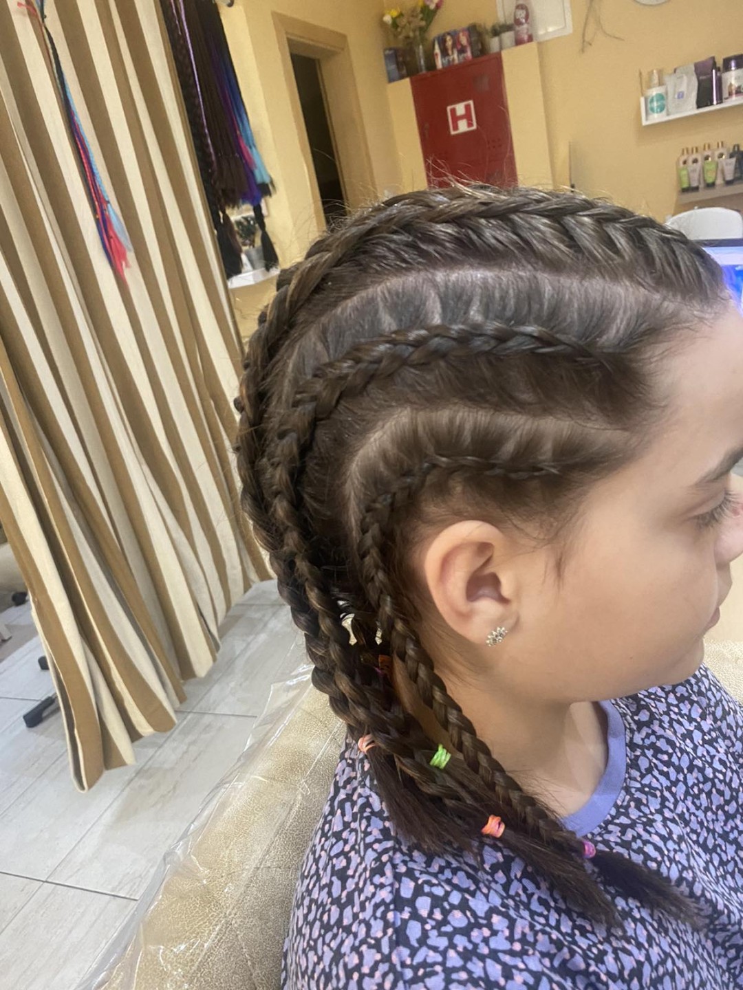 Poezija ljepote #sarajevo Pletenice, kike, punđe Pletenica - jedna