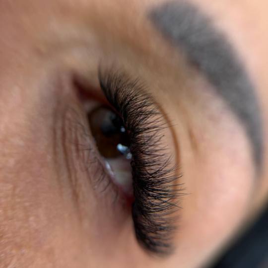 Poezija ljepote #sarajevo Nadogradnja trepavica Nadogradnja trepavica - ruski volumen