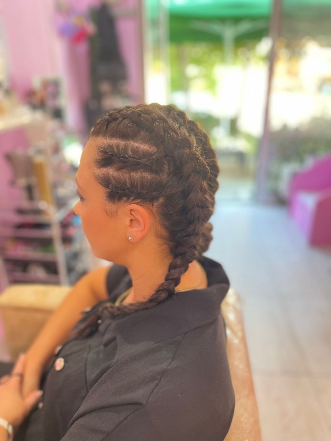 Poezija ljepote #sarajevo Pletenice, kike, punđe Pletenica - jedna