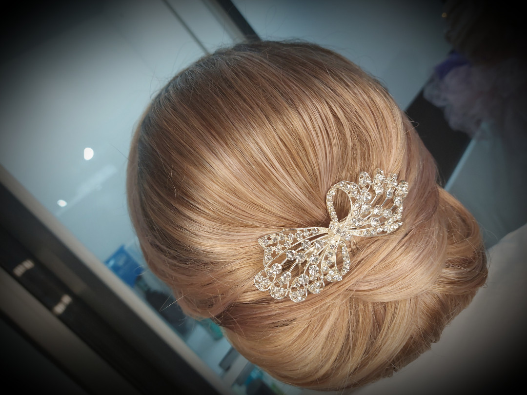 Svečana frizura složena - kratka kosa - Frisco, Sarajevo Svečane i frizure za svadbu Frizerski saloni Svečane i frizure za svadbu, Sarajevo, Centar - Stari Grad