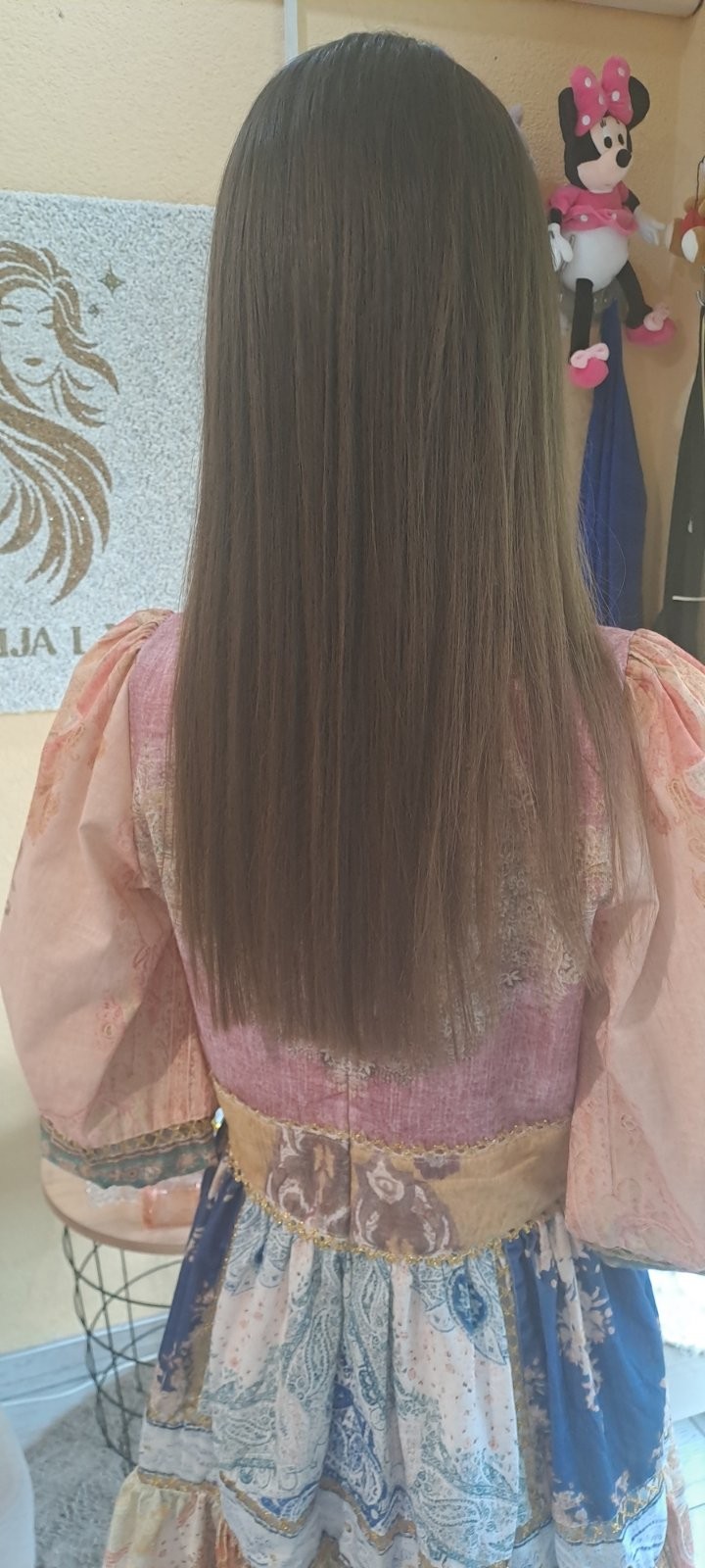 Žensko šišanje + pranje kose + feniranje - duga kosa - Poezija ljepote, Sarajevo Žensko šišanje Frizerski saloni Žensko šišanje, Sarajevo, Novo Sarajevo - Novi Grad