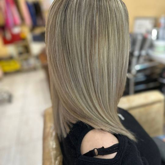 Poezija ljepote #sarajevo Farbanje kose Preliv - kosa srednje dužine