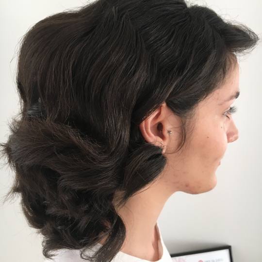 Frisco #sarajevo Svečane i frizure za svadbu Lokne na figaro - paž / kosa srednje dužine