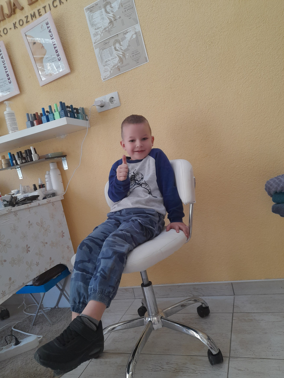 Poezija ljepote #sarajevo Dječije šišanje Dječije žensko šišanje - kratka kosa