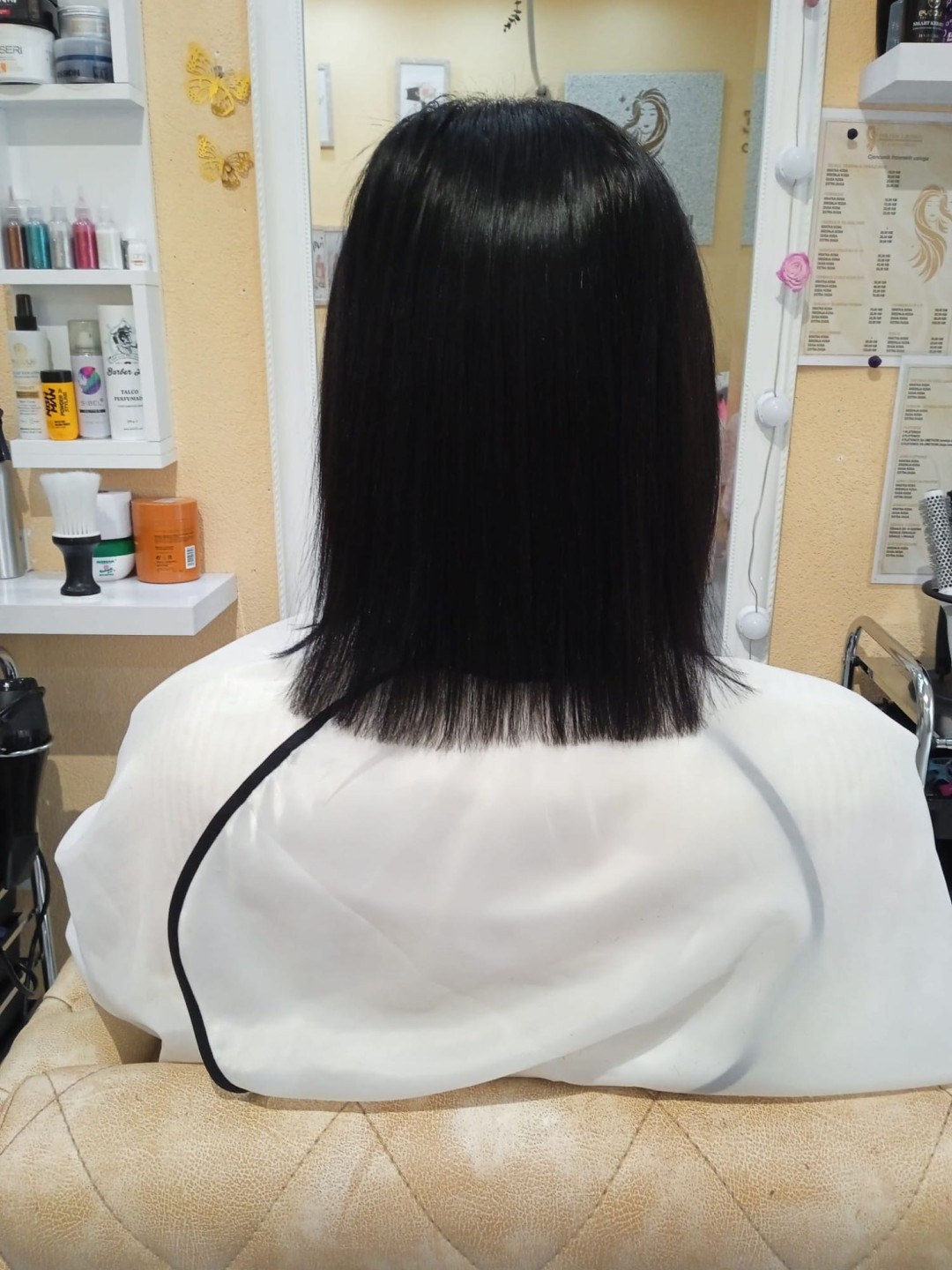 Poezija ljepote #sarajevo Žensko šišanje Žensko šišanje + pranje kose + feniranje - srednje duga kosa