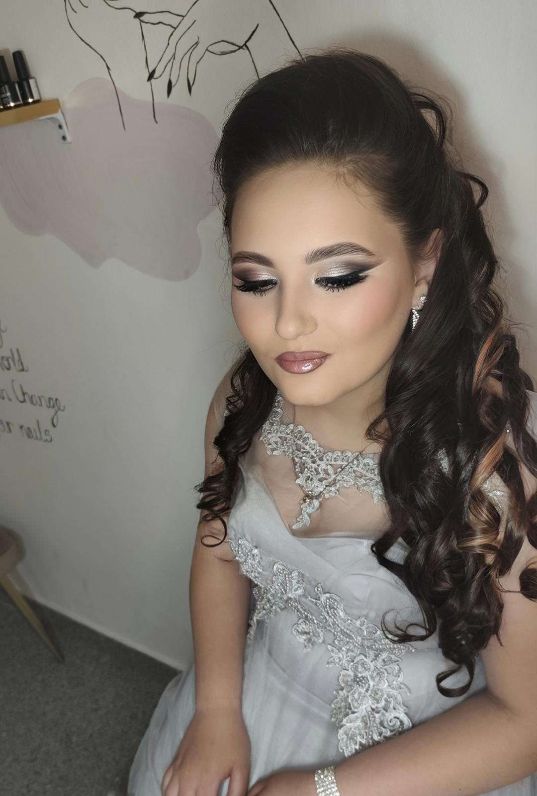 Profesionalno šminkanje - svečana šminka - Tajne jednog beauty salona, Sarajevo Make-up / šminkanje Lice Make-up / šminkanje, Sarajevo, Ilidža