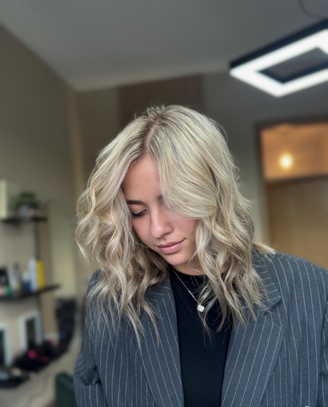 Radonjić beauty lounge & barbershop #sarajevo Ombre, sombre, balayage Air Touch - kosa srednje dužine