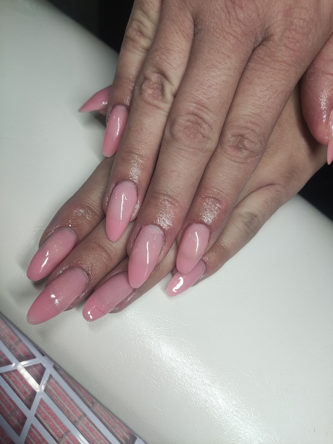 L'Amour beauty studio #sarajevo Izlivanje noktiju Izlivanje noktiju gelom