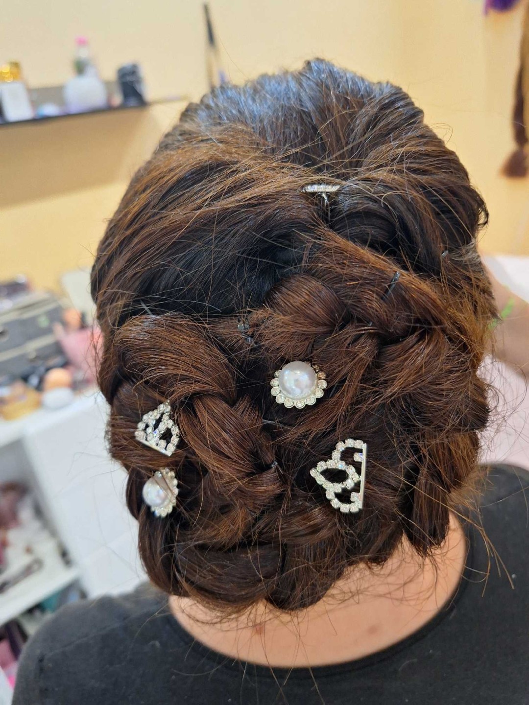 Poezija ljepote #sarajevo Svečane i frizure za svadbu Svečana frizura - duga kosa