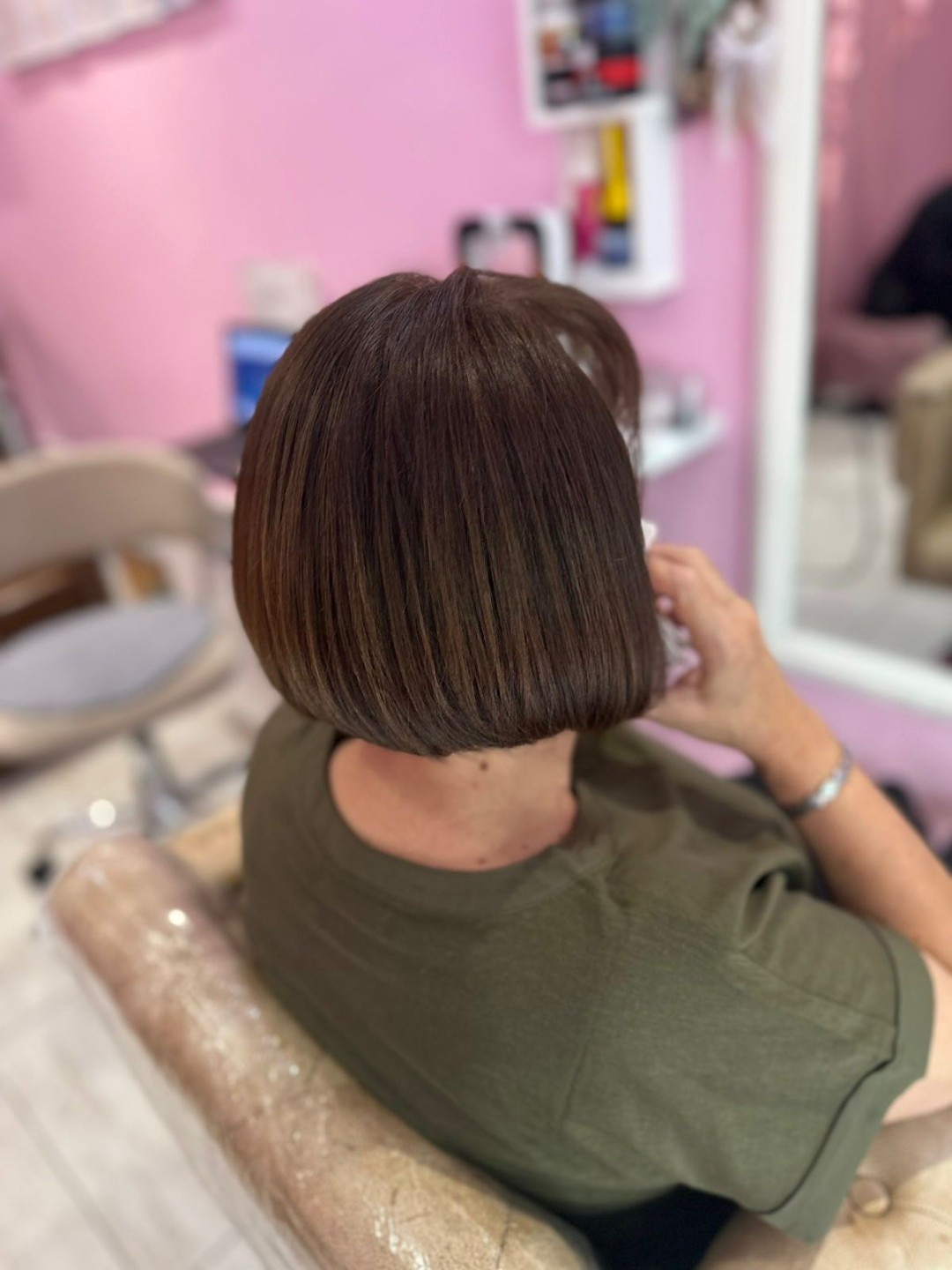 Poezija ljepote #sarajevo Farbanje kose Farbanje cijele dužine + žensko šišanje + feniranje - kratka kosa