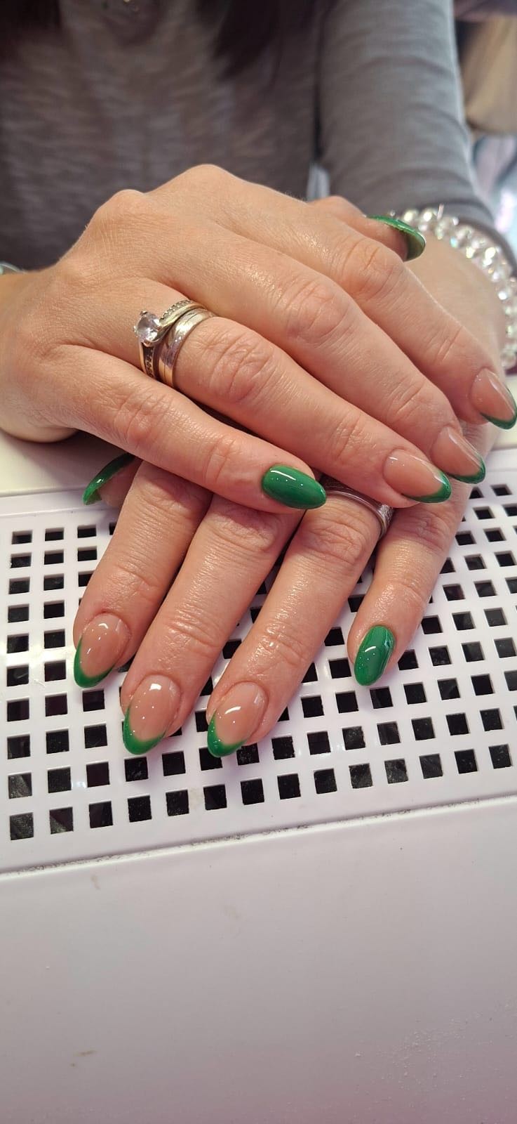 Poezija ljepote #sarajevo Ojačavanje noktiju Gel na prirodne nokte - boja