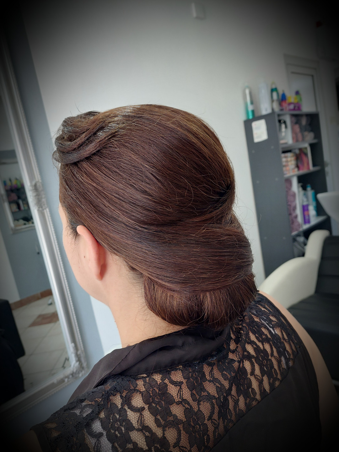 Svečana frizura složena - kratka kosa - Frisco, Sarajevo Svečane i frizure za svadbu Frizerski saloni Svečane i frizure za svadbu, Sarajevo, Centar - Stari Grad