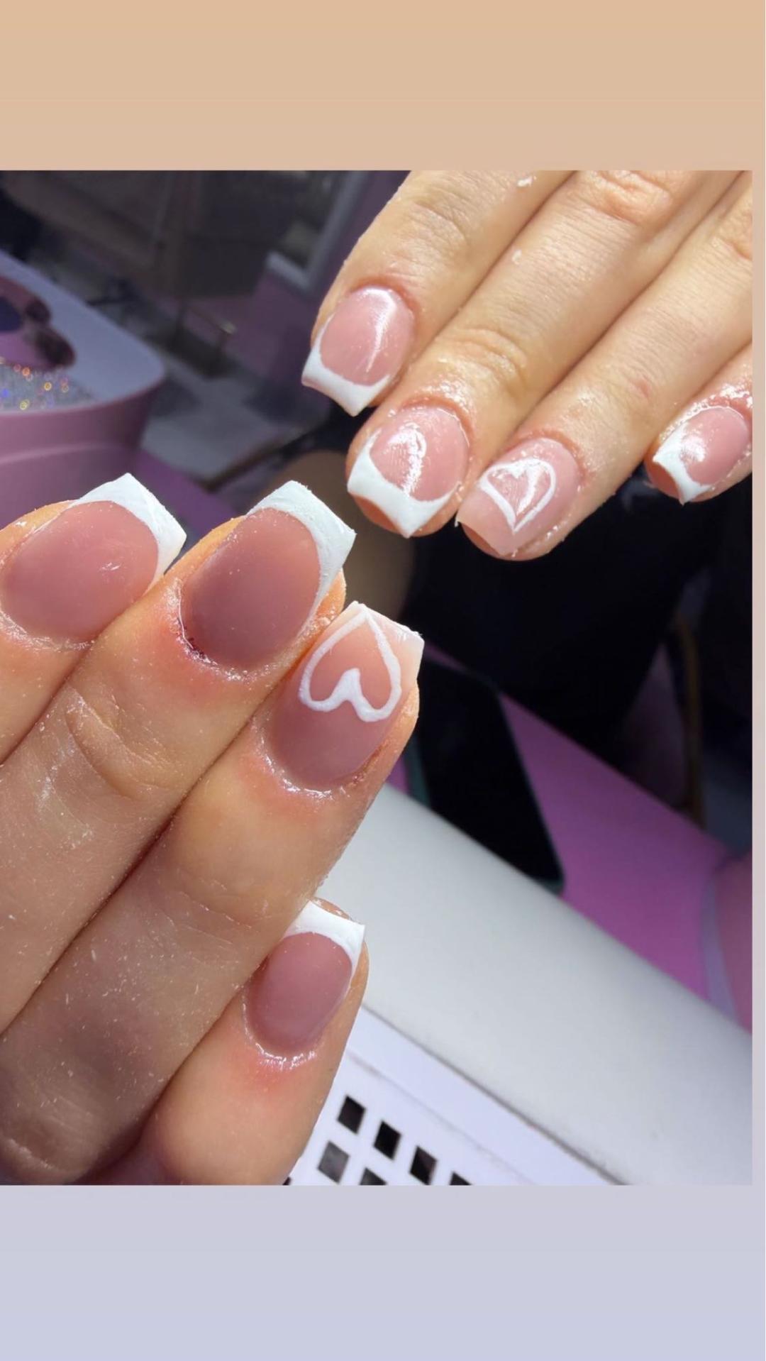 Poezija ljepote #sarajevo Nadogradnja noktiju Nadogradnja noktiju tipsama - french / ombre