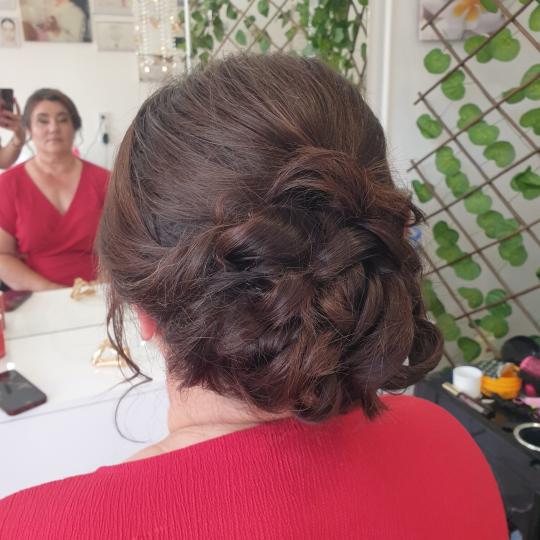 Ella #modrica Svečane i frizure za svadbu Svečana frizura - kosa srednje dužine