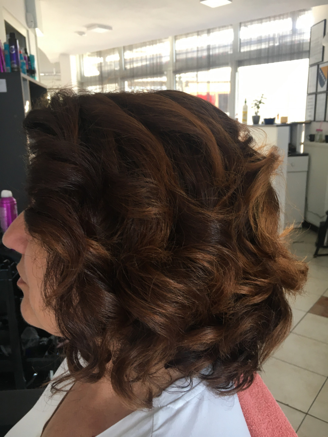 Lokne na figaro - paž / kosa srednje dužine - Frisco, Sarajevo Svečane i frizure za svadbu Frizerski saloni Svečane i frizure za svadbu, Sarajevo, Centar - Stari Grad