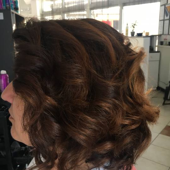 Frisco #sarajevo Svečane i frizure za svadbu Lokne na figaro - paž / kosa srednje dužine