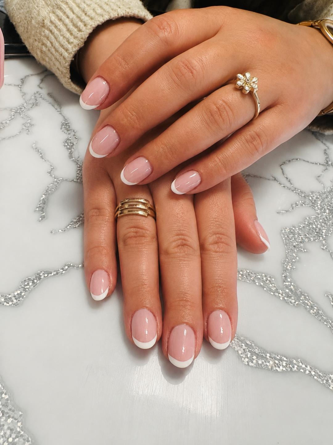 Korekcija gel noktiju sa frenchom,ukrasima crtanjem - SD Nail Studio, Sarajevo Manikir Nokti Manikir, Sarajevo, Novo Sarajevo - Novi Grad