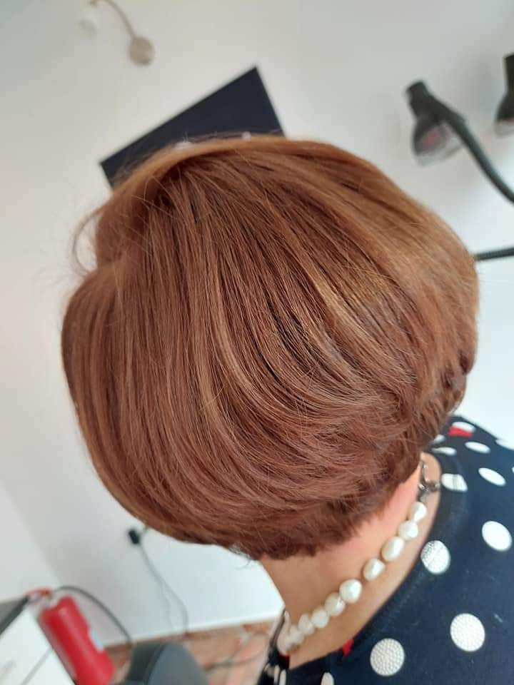 Farbanje cijele dužine kose - kosa srednje dužine - Frisco, Sarajevo Farbanje kose Frizerski saloni Farbanje kose, Sarajevo, Centar - Stari Grad