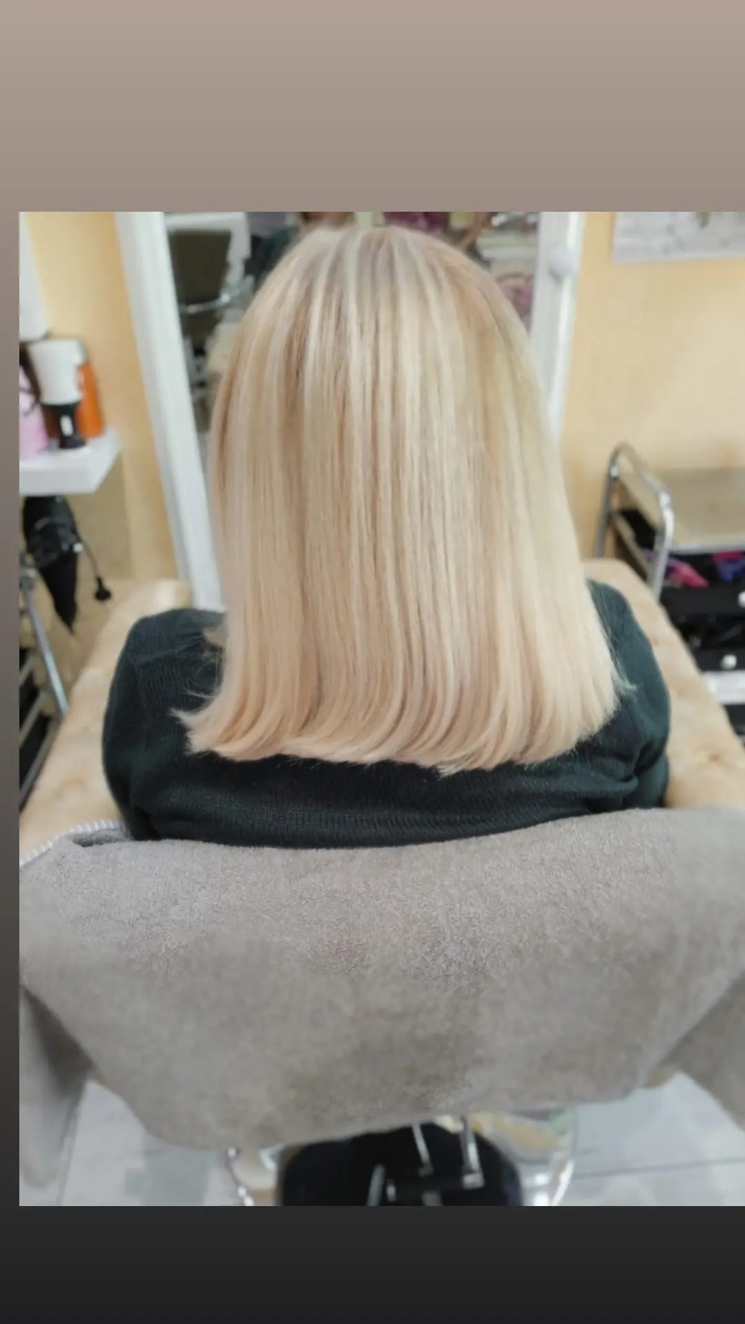 Poezija ljepote #sarajevo Feniranje i stilizovanje Pranje kose + feniranje - srednja dužina kose