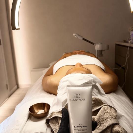 Garava Beauty Studio #banjaluka Tretman lica Karboksi terapija (bez igala) Karboksi terapija (bez ig