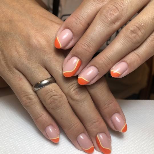 La Crème Beauty Studio #sarajevo Lakiranje noktiju Gel - M dužina noktiju