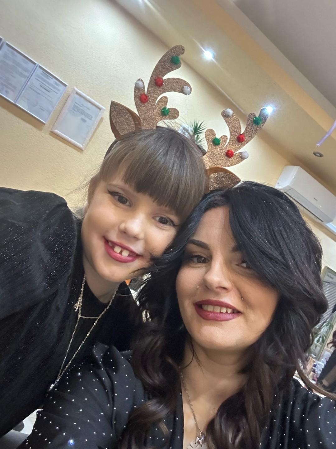 Poezija ljepote #sarajevo Svečane i frizure za svadbu Svečana frizura + profesionalno šminkanje