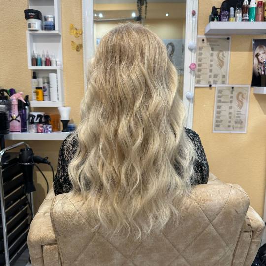 Poezija ljepote #sarajevo Uvijanje, lokne i talasi Lokne - duga kosa talasi