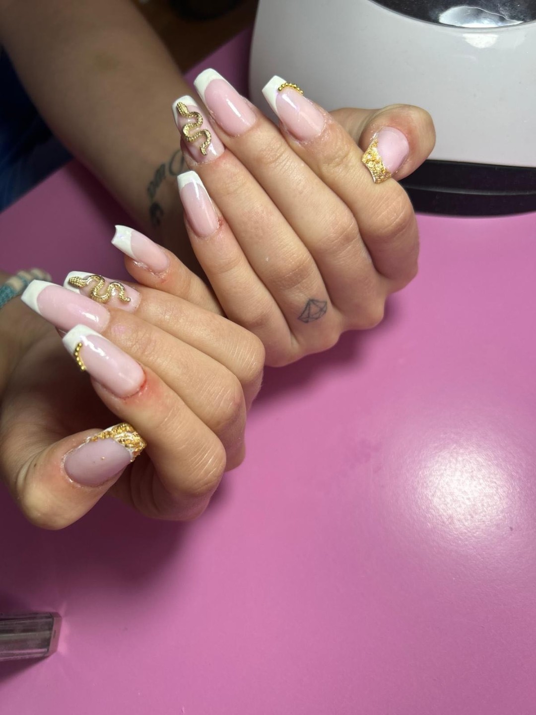 Poezija ljepote #sarajevo Nadogradnja noktiju Nadogradnja noktiju tipsama - french / ombre