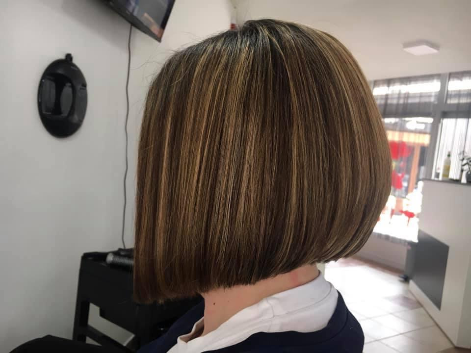 Žensko šišanje - kosa srednje dužine - Frisco, Sarajevo Žensko šišanje Frizerski saloni Žensko šišanje, Sarajevo, Centar - Stari Grad