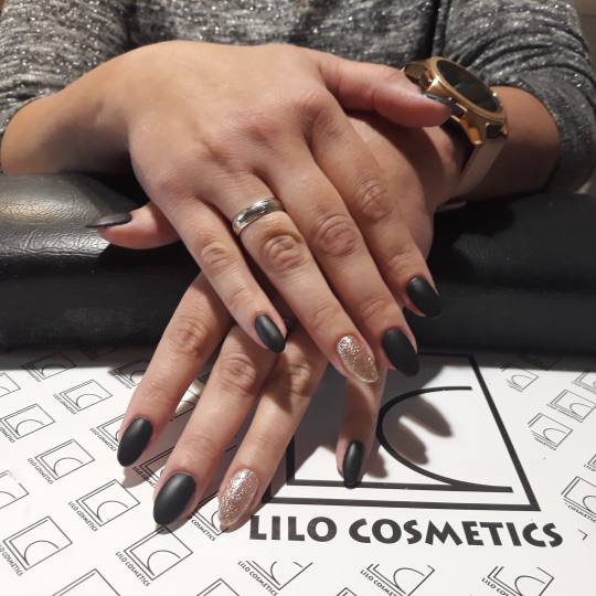 Carpe Diem #sarajevo Korekcija noktiju Krenuli smo sa mat stilom i jesenjim bojama ?????? Korekcija 