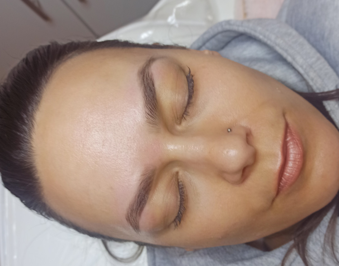 Farbanje obrva - Salon ljepote A3M By Amela Malkoč, Sarajevo Obrve Lice Obrve, Sarajevo, Centar - Stari Grad